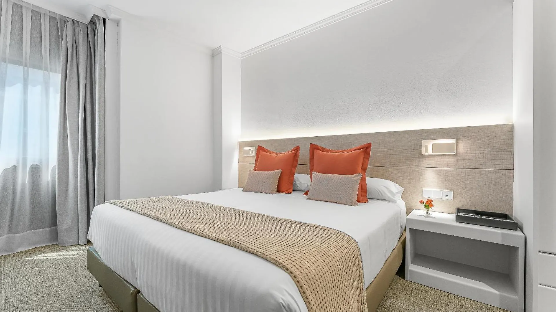 Acacia Suite Barcelona Apartahotel